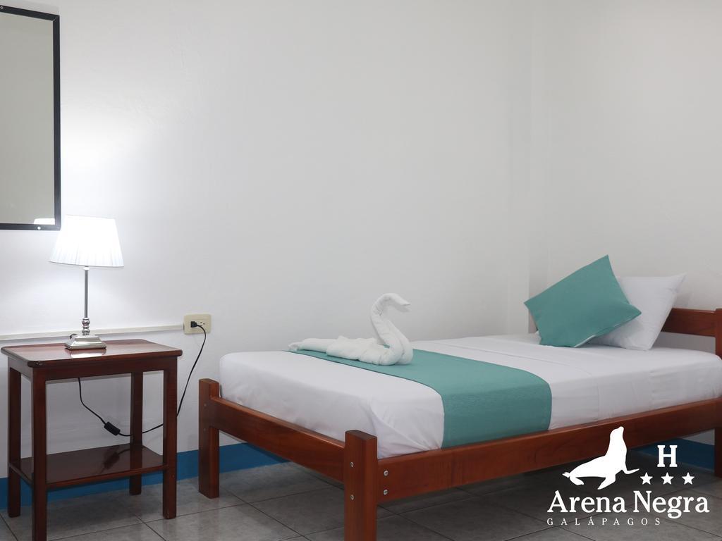 Hostal Arena Negra Puerto Ayora  Dış mekan fotoğraf