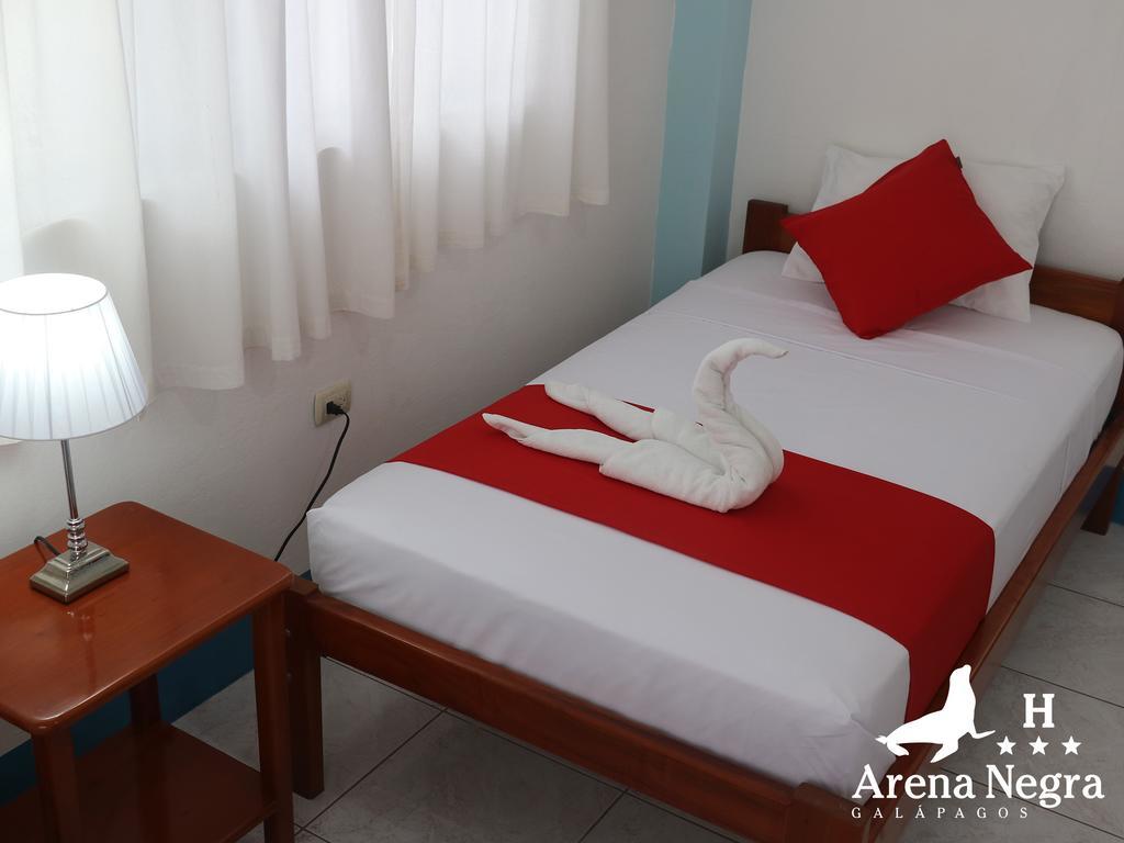 Hostal Arena Negra Puerto Ayora  Dış mekan fotoğraf