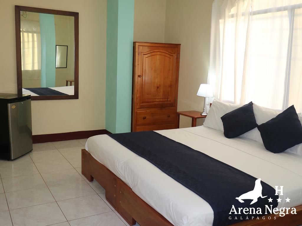 Hostal Arena Negra Puerto Ayora  Dış mekan fotoğraf
