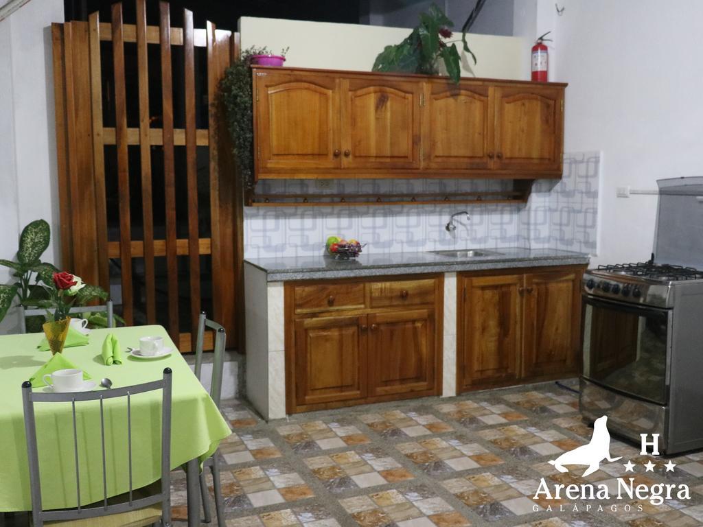 Hostal Arena Negra Puerto Ayora  Dış mekan fotoğraf