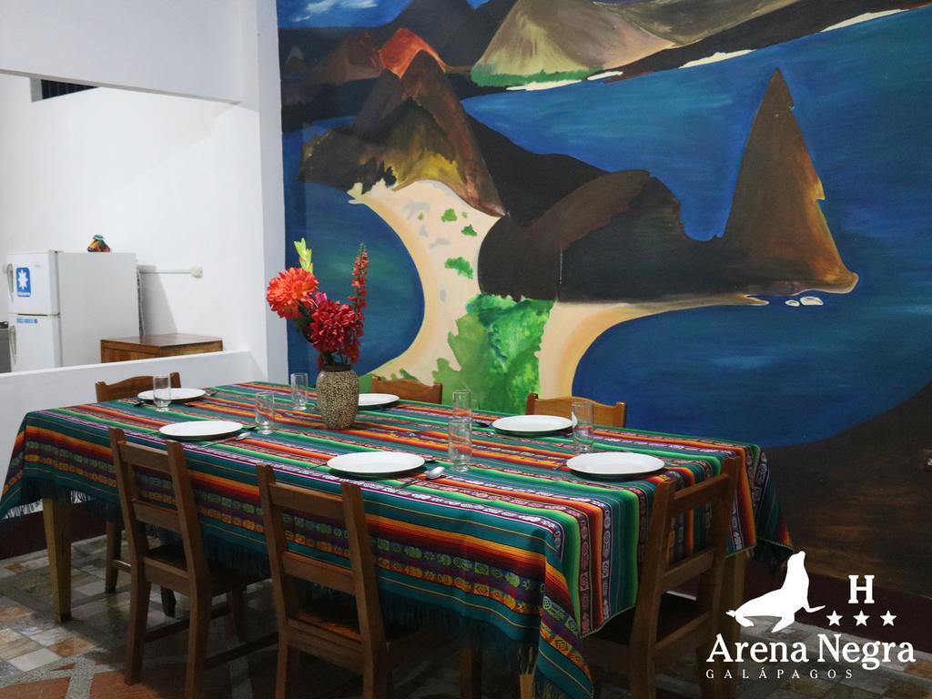 Hostal Arena Negra Puerto Ayora  Dış mekan fotoğraf