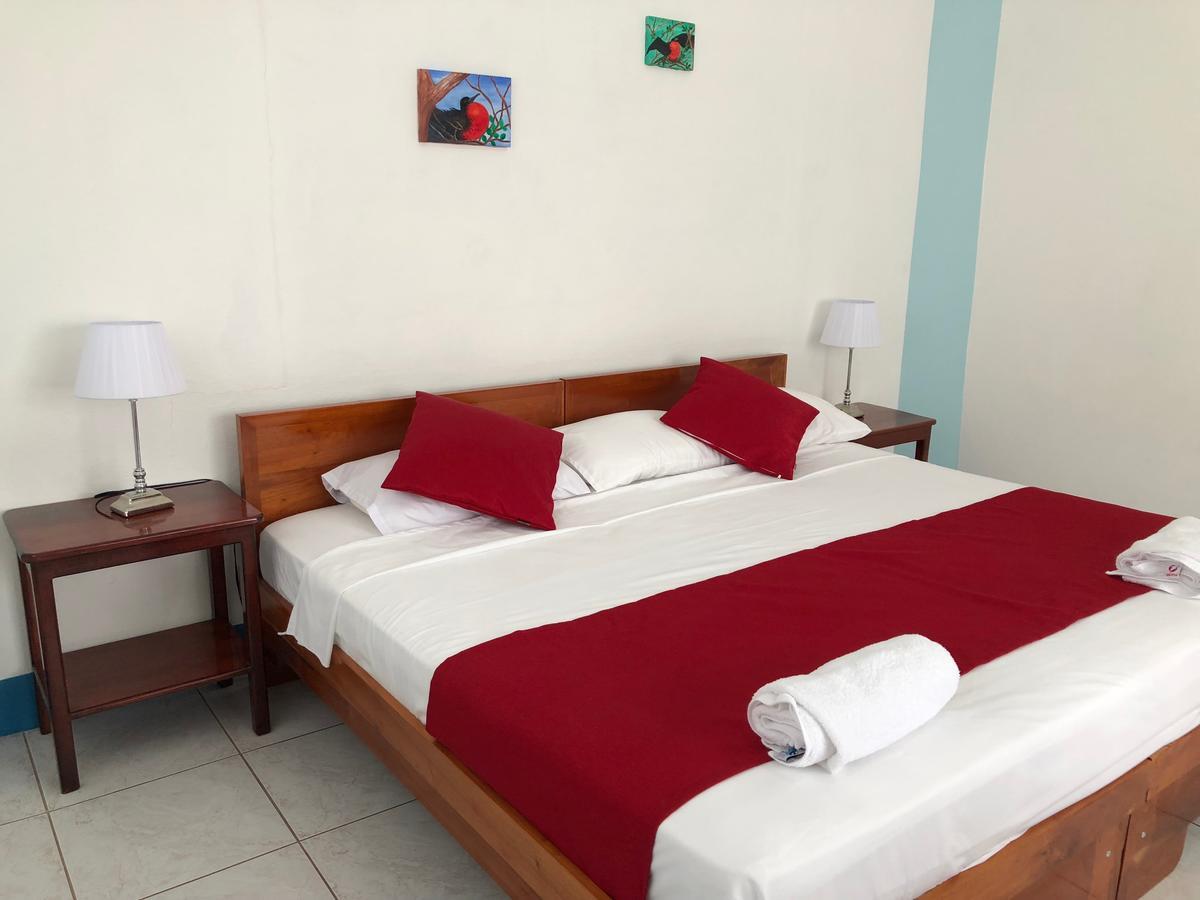 Hostal Arena Negra Puerto Ayora  Dış mekan fotoğraf
